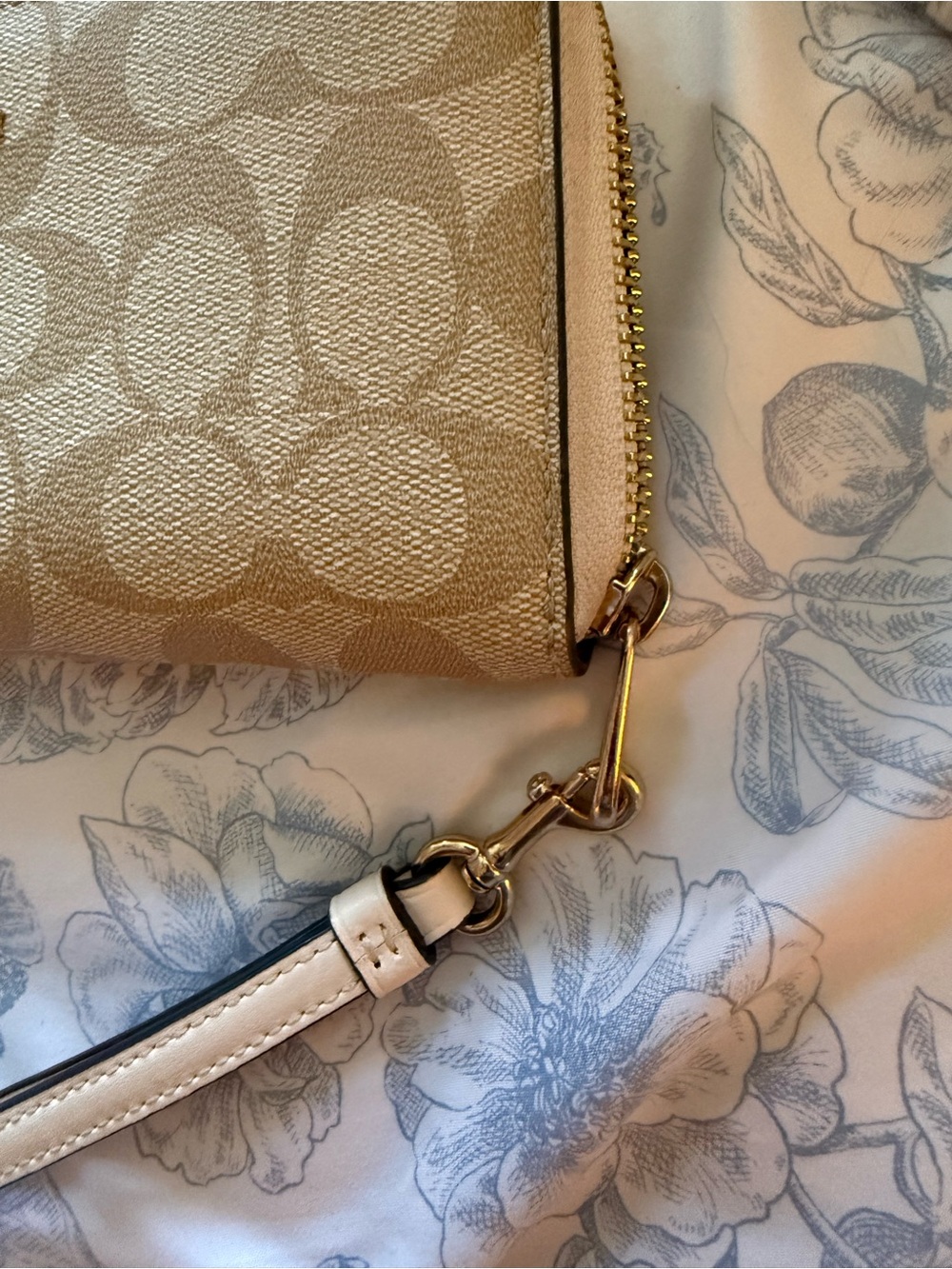 Coach Khaki Signature Canvas Zip Wristlet with Chalk Trim - Picture 3 of 12